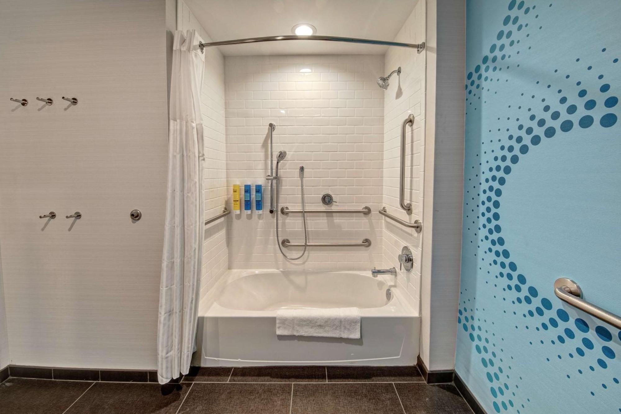 Tru By Hilton Roanoke Hollins Hotel Kültér fotó